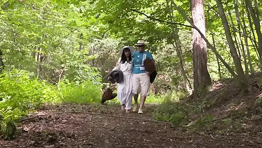 Memek dan pantat bahenol cowok kulit hitam ini dientot habis-habisan sama kontol besar pria kulit hitam sampai dicrot di dalam