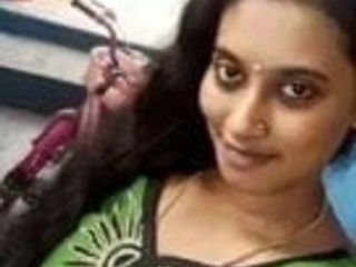 Ấn Độ - sexy christian Babe cho thấy cô ấy boobies