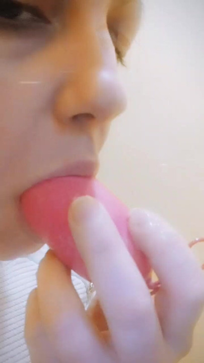 Egg sucker
