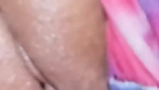 Weil du mich mit ihm betrügst, habe ich das Video hochgeladen, um es zu zeigen