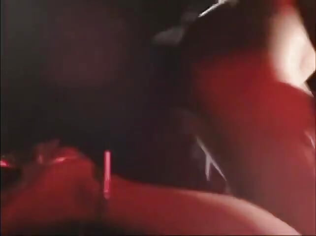 एशियाई बेब की दर्शकों से चुदाई