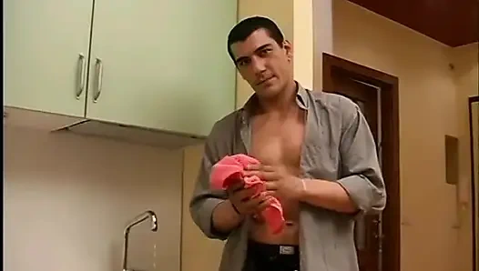 Kızıl saçlı sürtük anal seksi seviyor - dvd