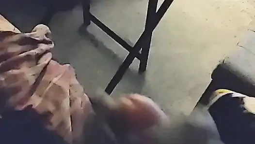 Handjob kaus kaki slow-mo