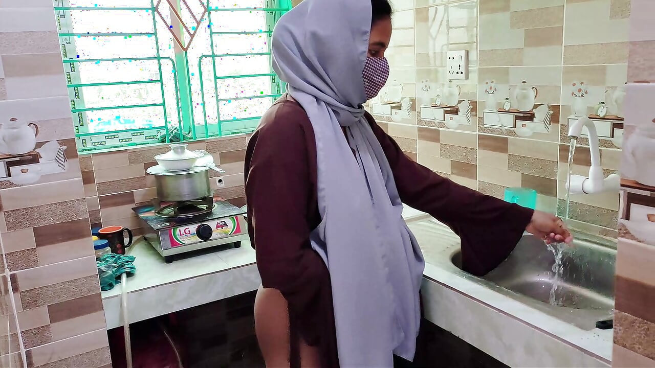 Indian hijabi stepmom fuck by stepson in the kitchen Desi xxx