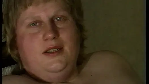 BBW, deutsche amateur-schlampe spielt mit großem sexspielzeug