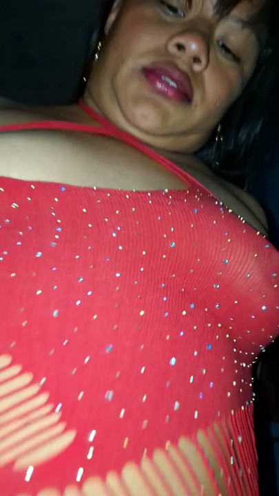 I convince my friend Paola Rios to give me an oral | Clip 1