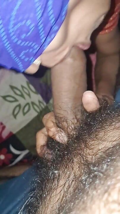 Padosan ke muh me land diya