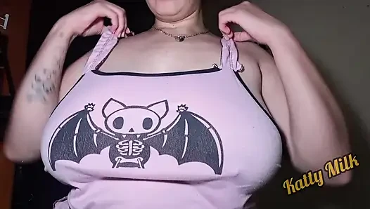 Хочешь поиграть с моими Huge Natural Tits Katty Milk?