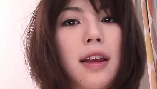 Грудастая японская сцена-4 грудастая азиатка Azumi Harasaki начинается с секс-игрушки и в конечном итоге с членом внутри