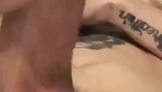 Komşu üvey erkek kardeşim ve ben burada mastürbasyon yapıyorum