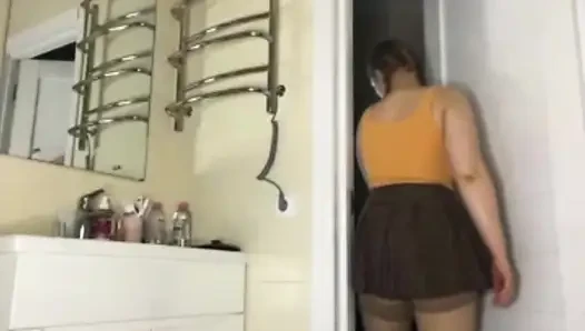 Tombul kız Jusielussie banyoda sert sikişiyor