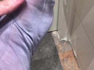 Nylon-verschwitzte Füße