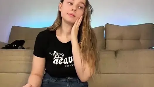 Jucielussie lovense ile sıkı amını parmaklıyor