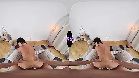 Typ hämmert milena ray, nachdem sie ihre nackte muschi entdeckt hat - TmwVRnet