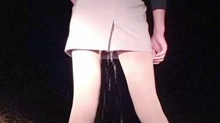 Koreaanse mietje openbare spuiten natte panty