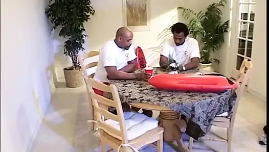 Sevimli açık tenli zenci prenses için güzel büyük yüze boşalma