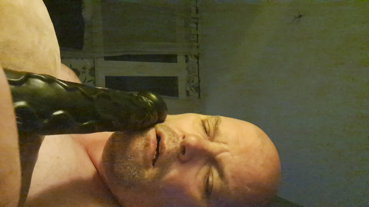 The slut anal unplugged and fucked again with the dildo and plugged again