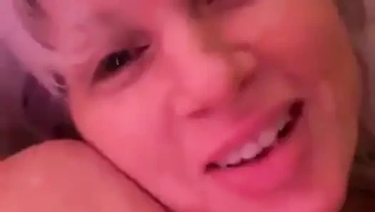 Дрочу с мачехой ты против моей игрушки. Кто продержится дольше всего?