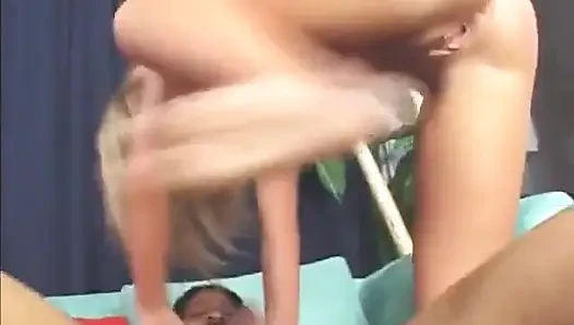 Aksi ir anal tante seksi ini lagi asik ngentot kontol besar pria kulit hitam
