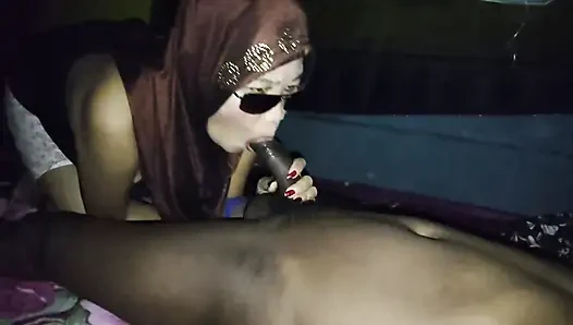 Geiles nepal-mädchen gibt schlampigen blowjob mit überraschendem oralem creampie & sperma im mund CIM - asiatin