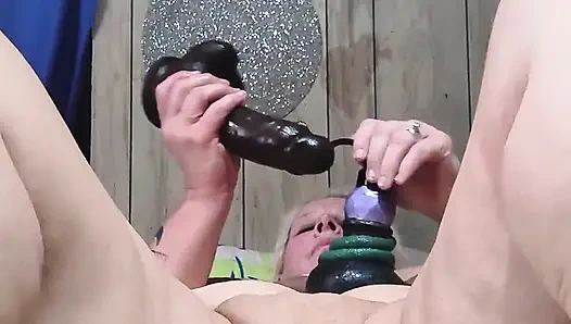 Шлюхи кончают 6 раз подряд, сколько еще раз она будет отсасывать