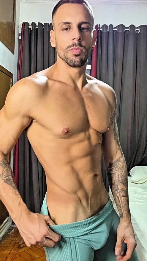 Brenno Villar Post Workout Pump. Still Swollen and Hard to Hide.