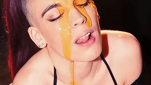 Honey ile damlıyor