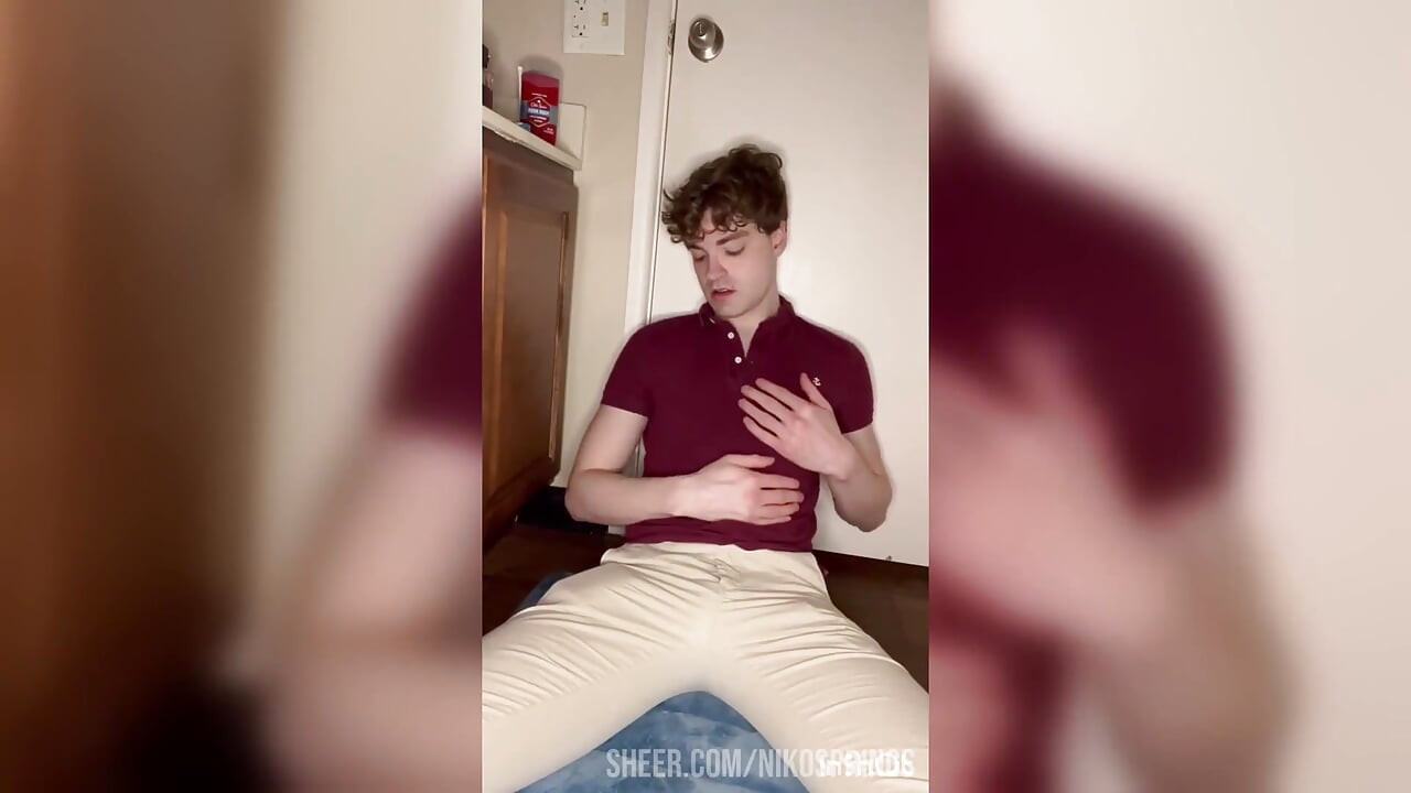 Huge Cum Shot of Beautiful Twink!