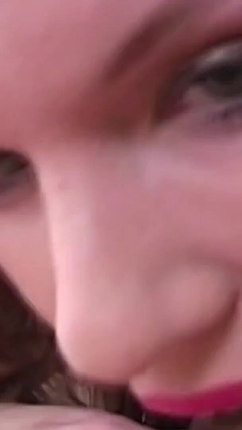 Sensual blowjob with strong eye contact from the milf made | Clip 1