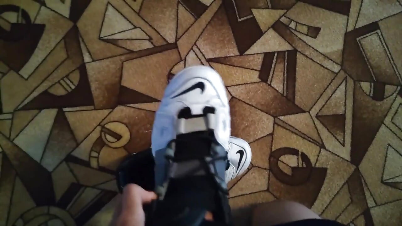 Nike uptempo รองเท้าผ้าใบมัดกับควยกู