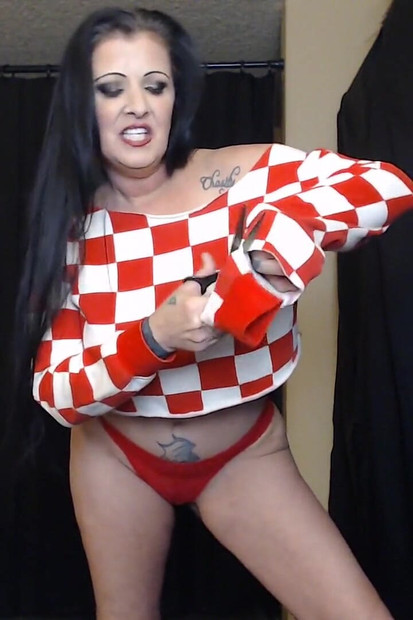 मेरे चेकर टॉप को फाड़ना