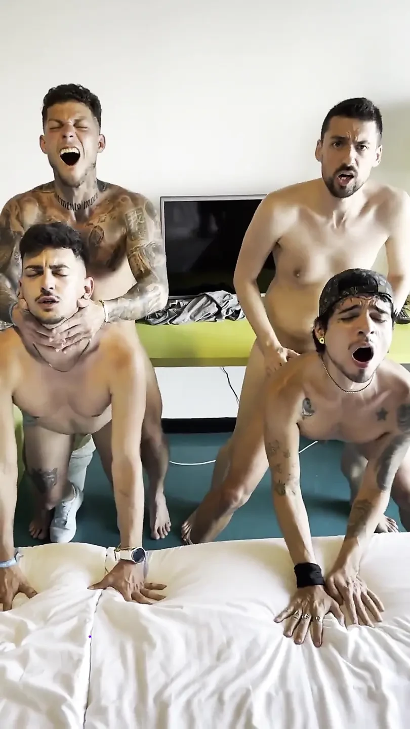 Torremolinos: 4 Horny Guys in 1 Hotel Room!