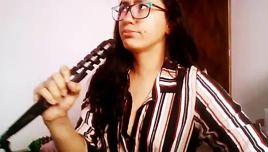 Возбужденная репортерка делает тебе доклад о сексе, инструкция по дрочке