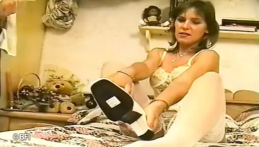 Anal evli kadın sert yarak almayı seviyor