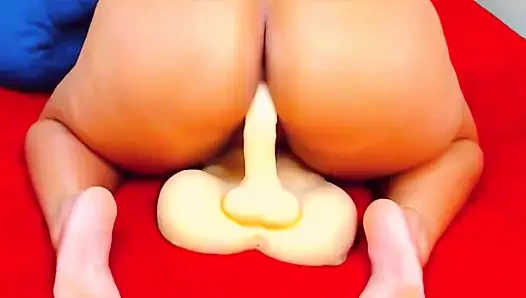 Sikinin üstüne böyle oturmak istiyorum