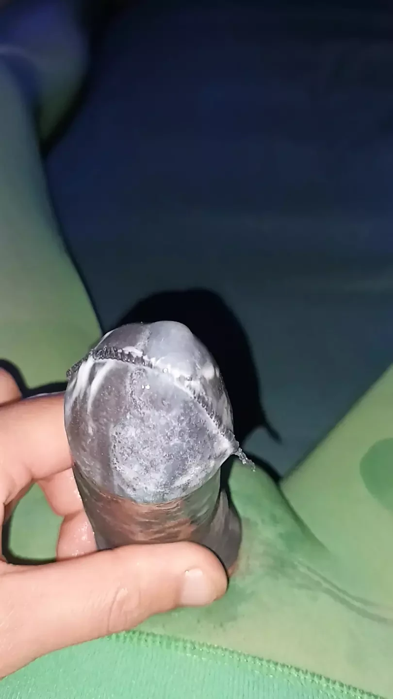 Još jedan cumshot unutar sivih visokih spandeks helanki