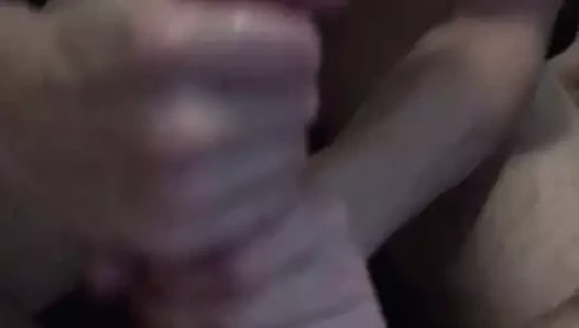 bana harika handjob alıyorum