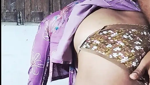 Sexy Bhabhi Richa ki hot chudai pati ke dost ne ki