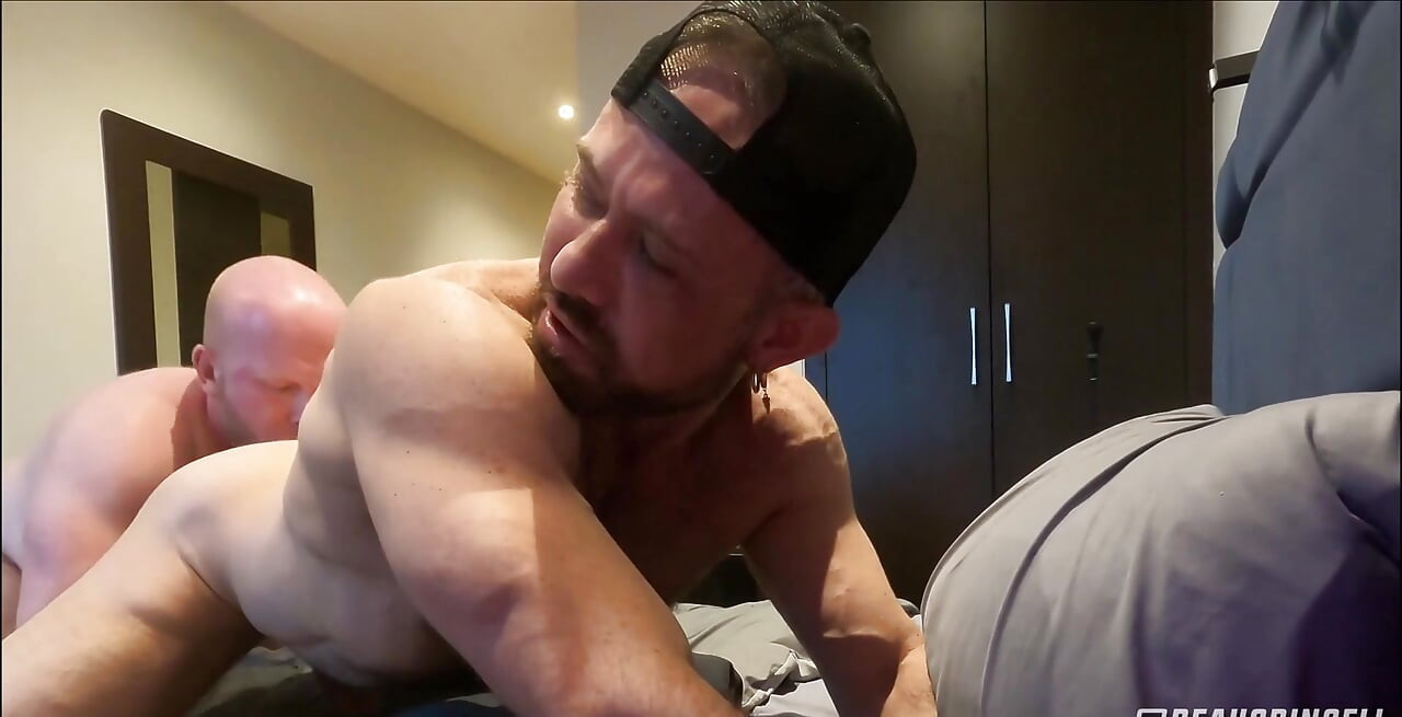 Muscled Gym Guy Beau Grinsell Gets Loaded 4 Times by a Guy He Picked up at the Gym