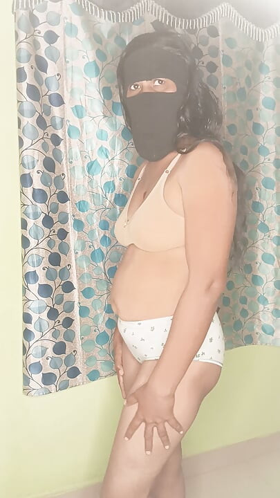 Fată indiană dulce și frumoasă