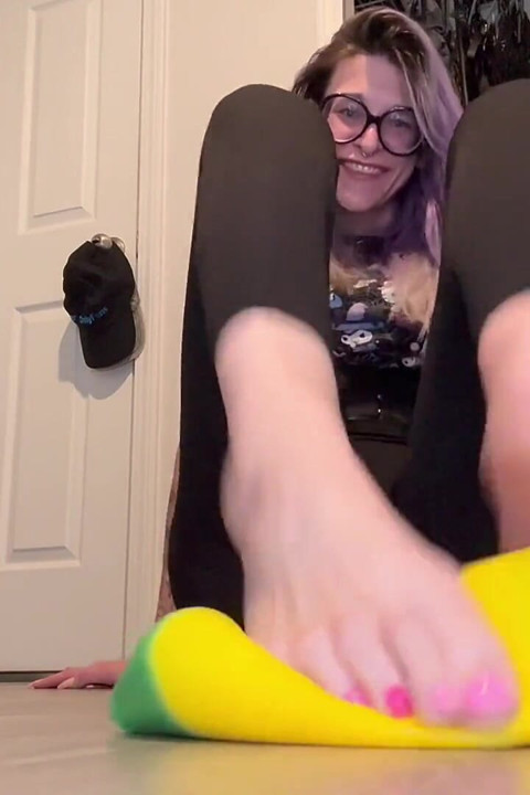 Stretchy Banana Squish Size 26 Feet