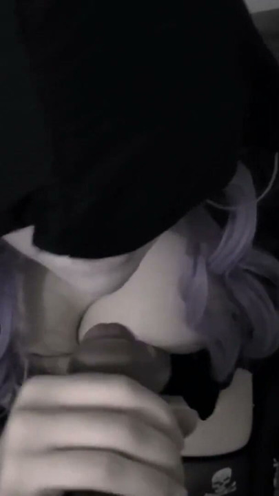 Putita de secta sexy necesita una corrida de sacrificio | Clip 2