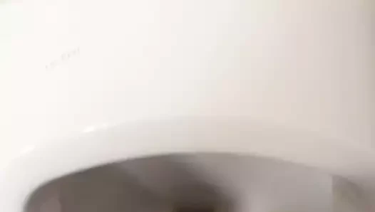 Geil am Urinal Auf der Arbeit Wichsen