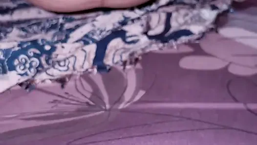 Eid al-Adha'da kocasıyla yaşayan bir komşuyla sikişiyor