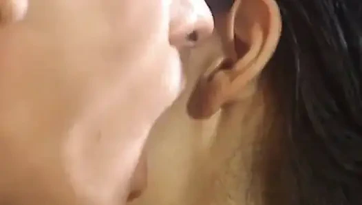 Первый анал и сперма для российской милфы