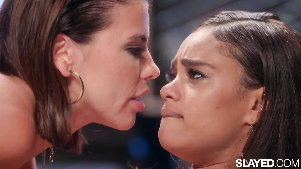 Vixenplus - Scarlit和Adriana潮吹并互相充分浸泡