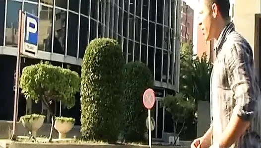 Olgun esmer ıslak anal seansında genişliyor