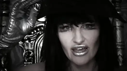 The fascinatrix...