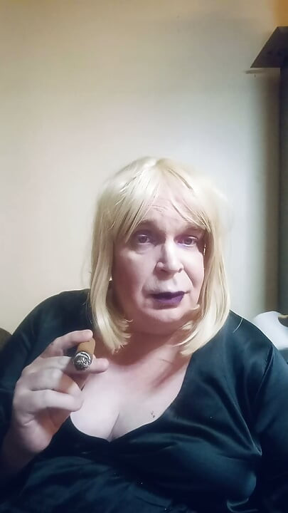 Parte 5 - TV BBW hablando de sus muchos años en el mundo del BDSM y el Kink