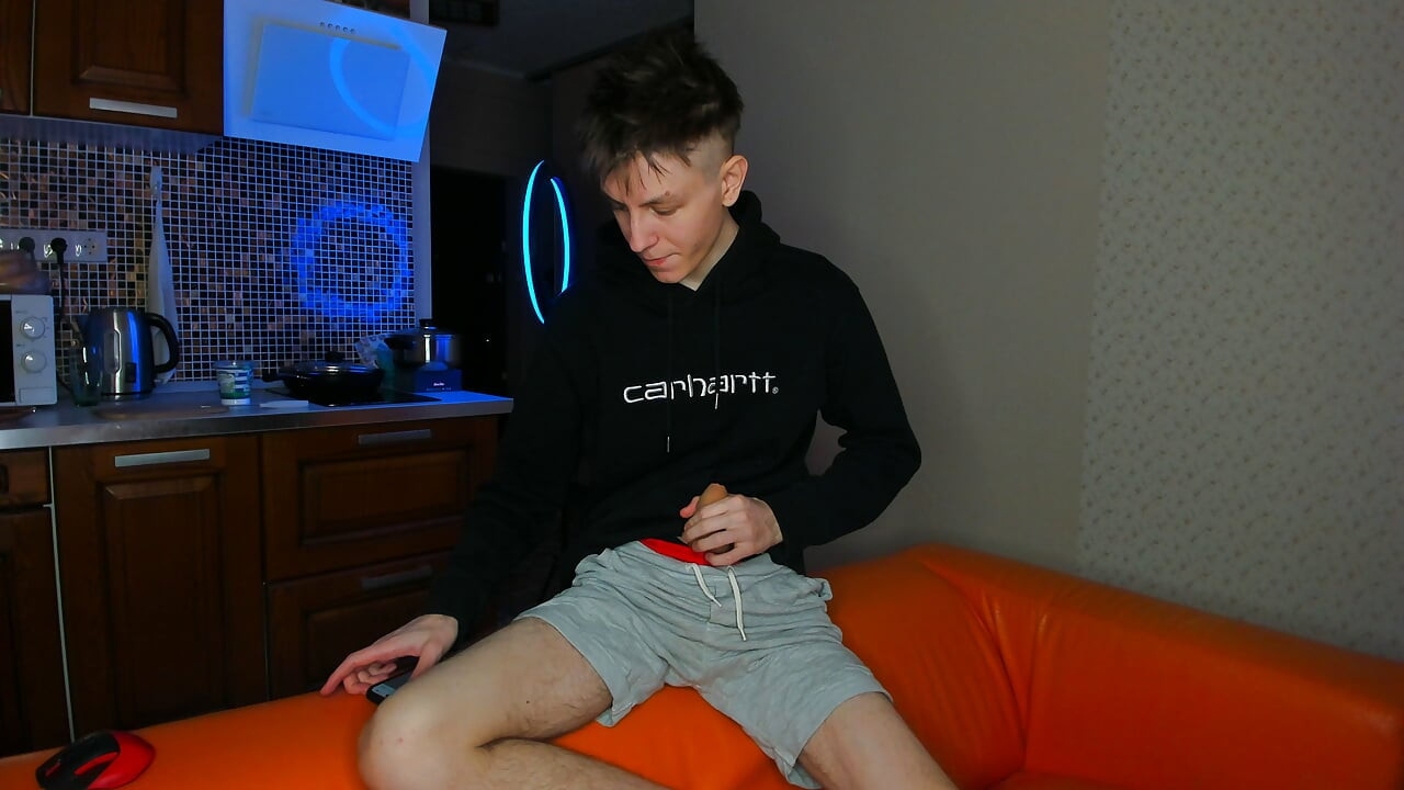 Neuredna kosa Jutarnja Drvo Stidljivi Twink Curi Preko Noći